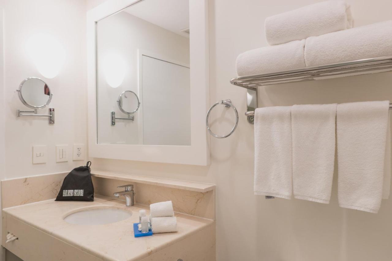 Holiday Inn Express & Suites Silao Aeropuerto Terminal By Ihg Ngoại thất bức ảnh